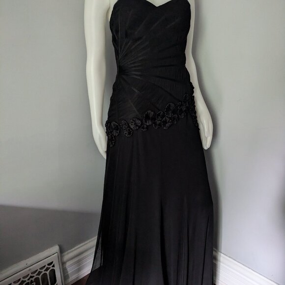JS Collection Gown - Picture 10 of 10